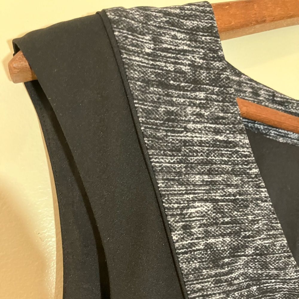 H&M sleeveless, mini dress, black/gray, size 4, excellent condition - Picture 3 of 4